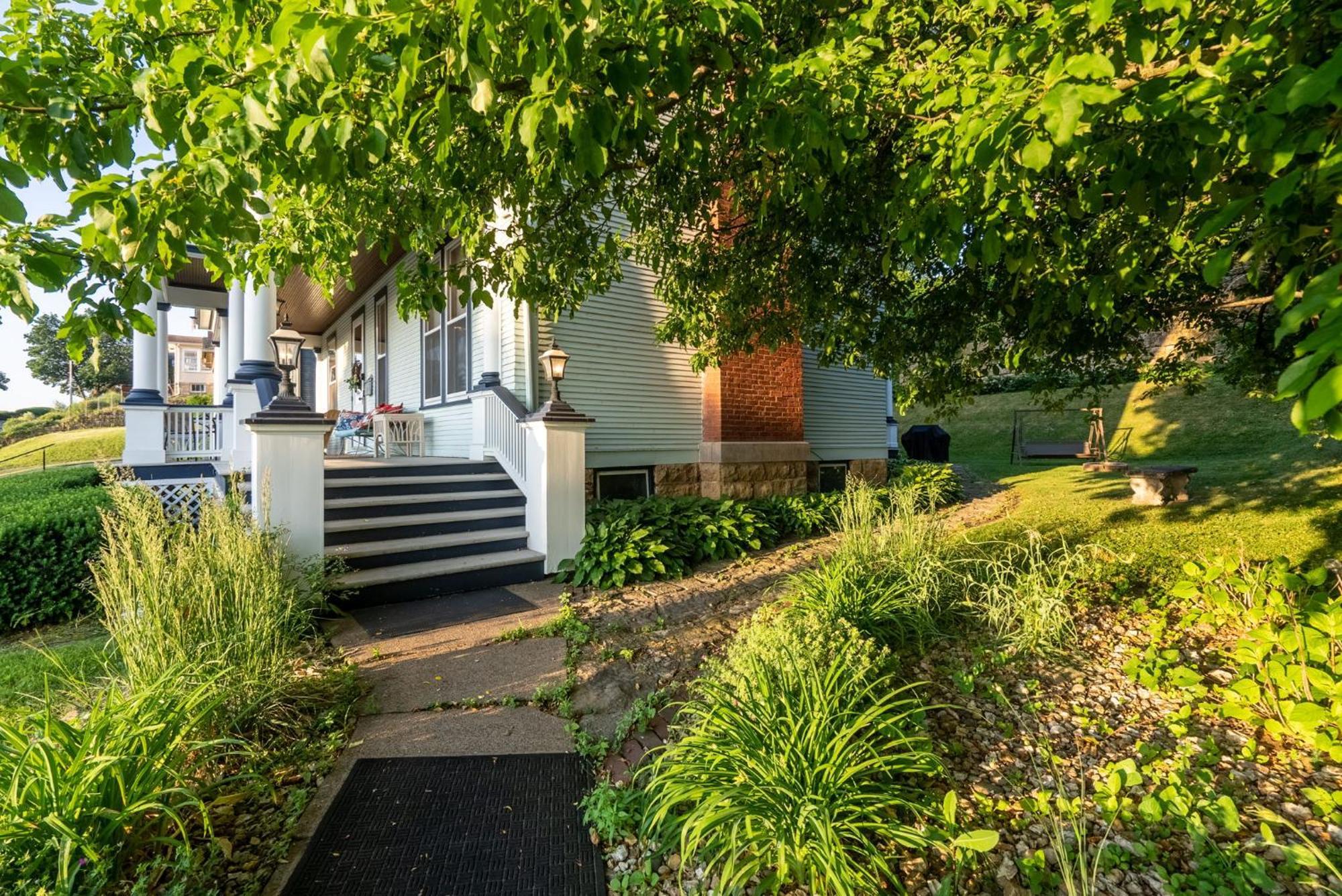 Dubuque'S Front Porch, Historic Charmer, Walk Downtown Экстерьер фото