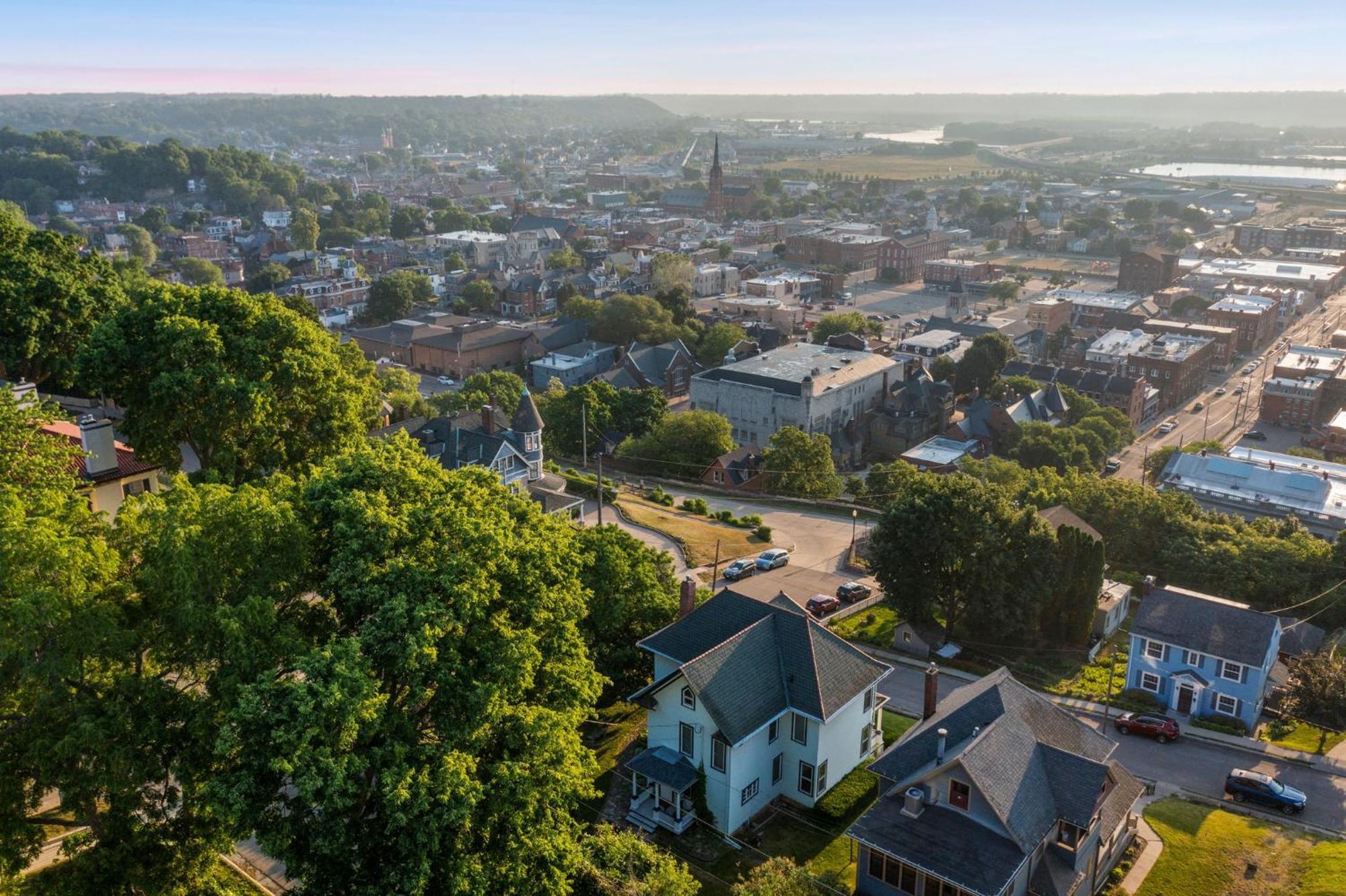 Dubuque'S Front Porch, Historic Charmer, Walk Downtown Экстерьер фото