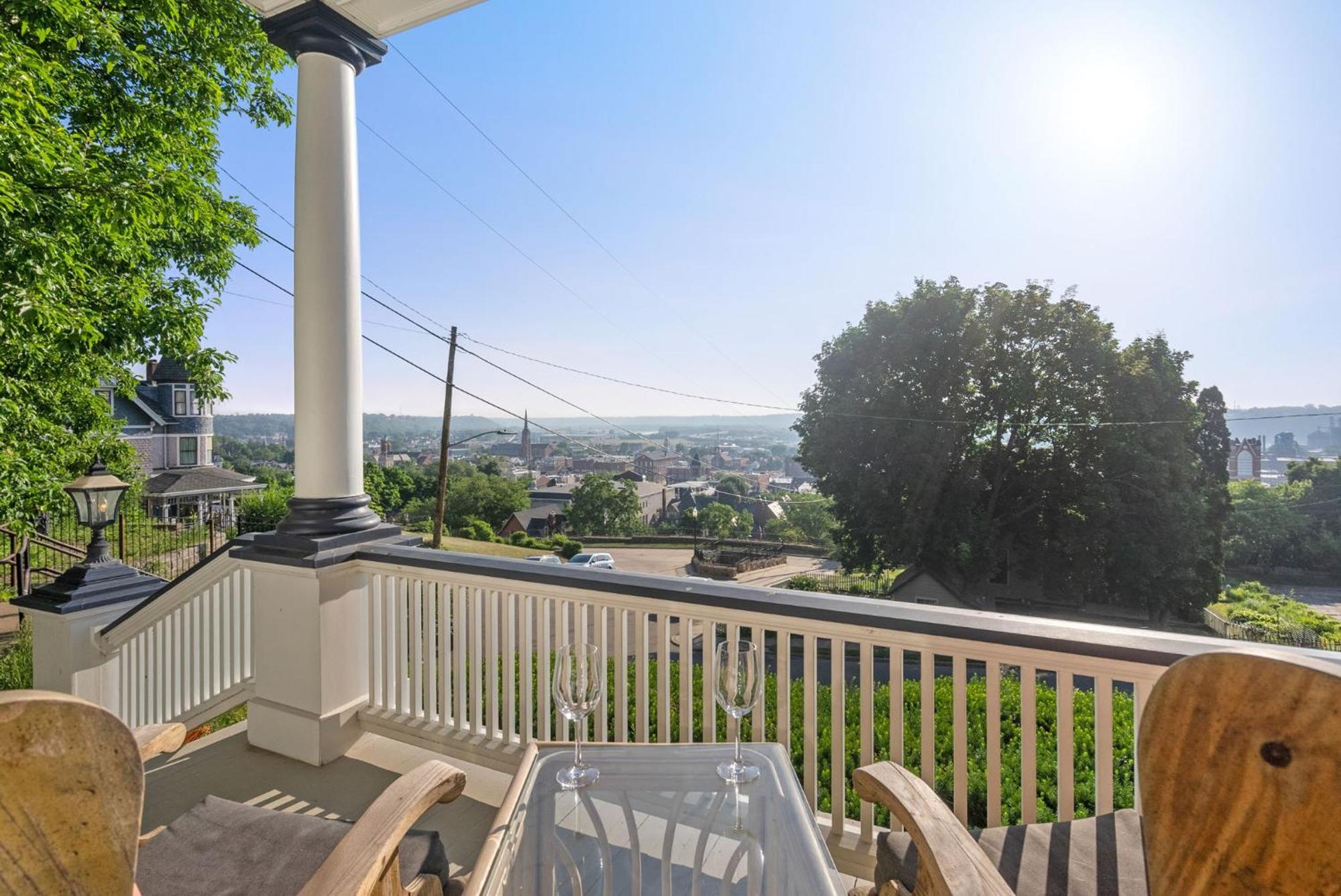 Dubuque'S Front Porch, Historic Charmer, Walk Downtown Экстерьер фото