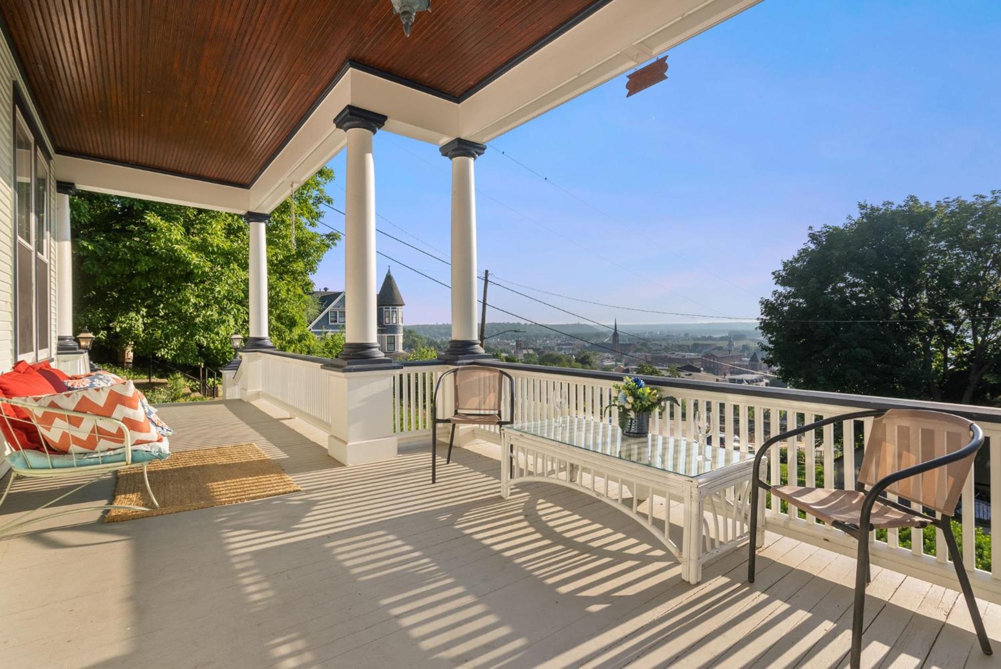 Dubuque'S Front Porch, Historic Charmer, Walk Downtown Экстерьер фото